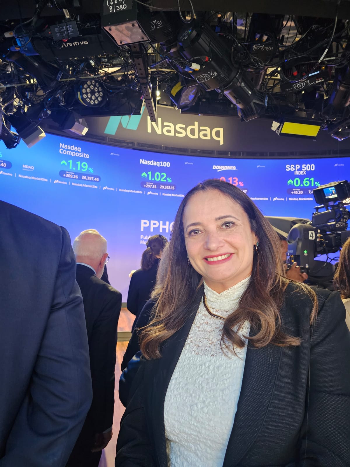 Tatiana Lyra Umada palestrando na Cúpula Global de Liderança em Nova York